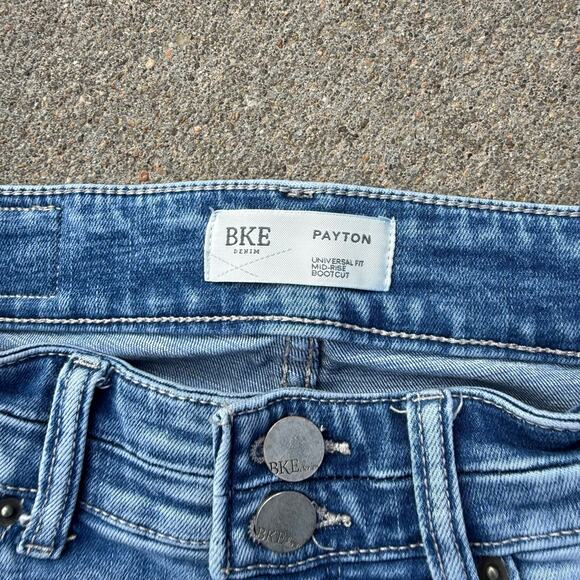 Buckle BKE Payton Universal Fit Mid Rise Bootcut Distressed Jeans 26S ABK7833S - Picture 3 of 8